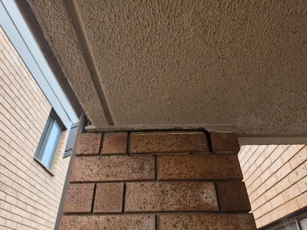 Separation between brickwork and the soffit at an occupied strata building in Surry Hills, NSW