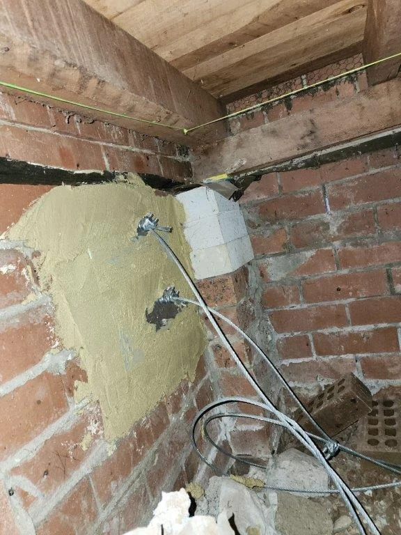 Structural cables and masonry connections during SCE’s Doonside repair works
